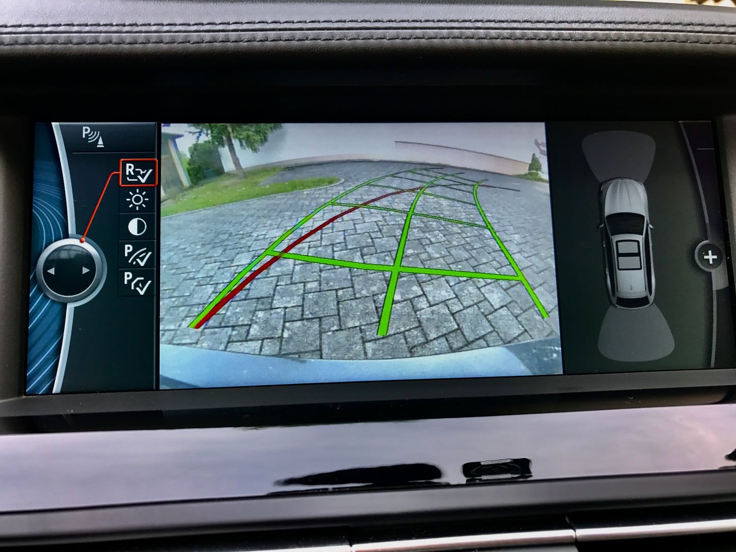 CAMÉRA DE RECUL DYNAMIQUE – BMW – ORIGINE (2009-2019)