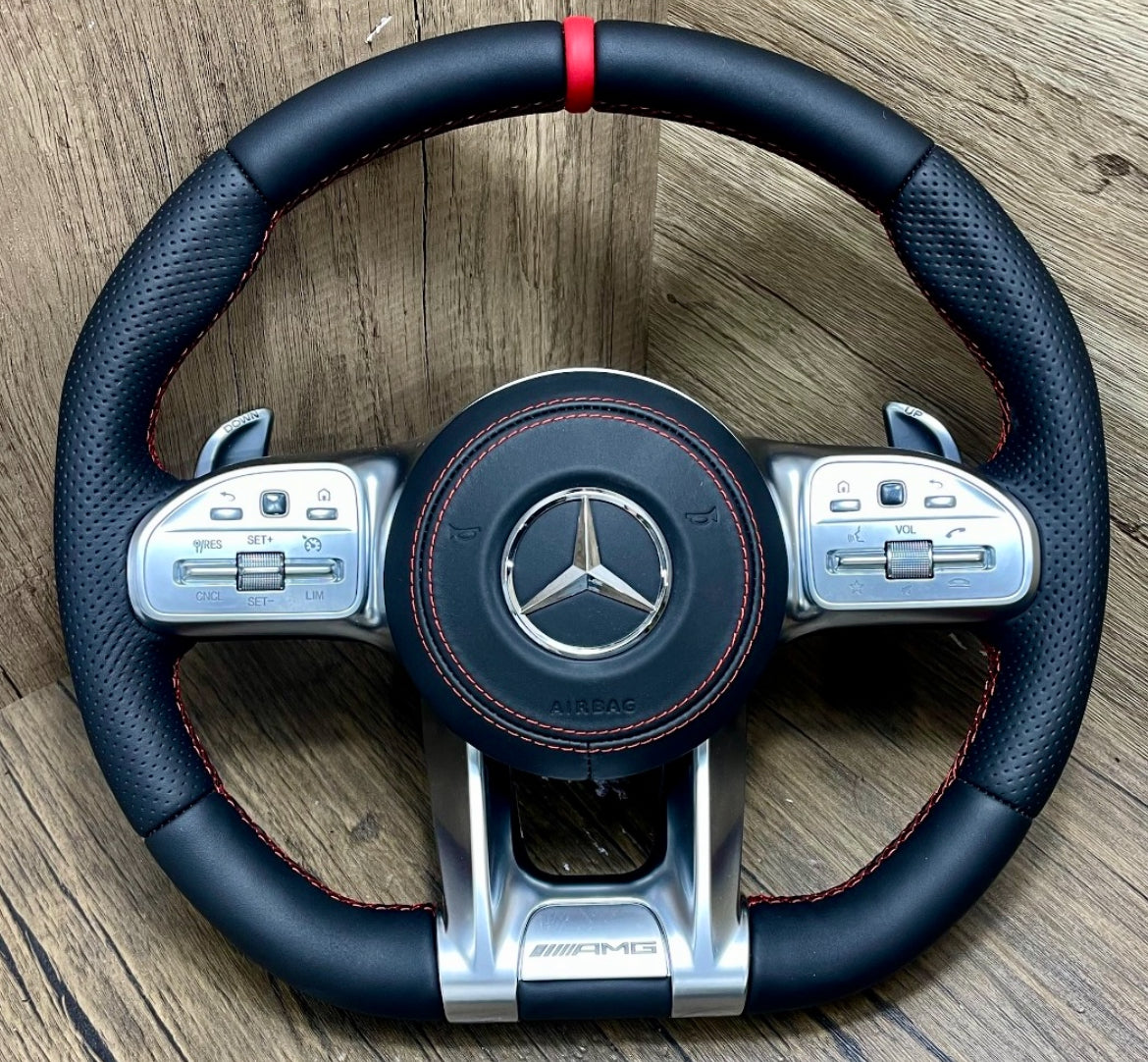 VOLANT - AMG MERCEDES AVEC SURPIQÛRES ROUGES – CLASSE A, CLA, GLA, C, GLC, GLE & E (2013-2022)